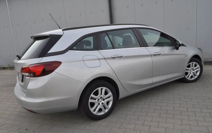 Opel Astra cena 48900 przebieg: 205000, rok produkcji 2020 z Stawiszyn małe 631